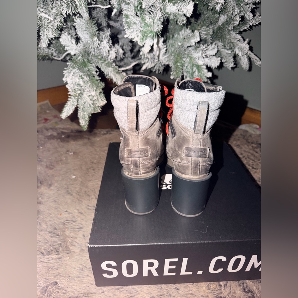 NWB - Sorel Women's Tan and Red Blake Heeled Boots Size 9 - Picture 4 of 8